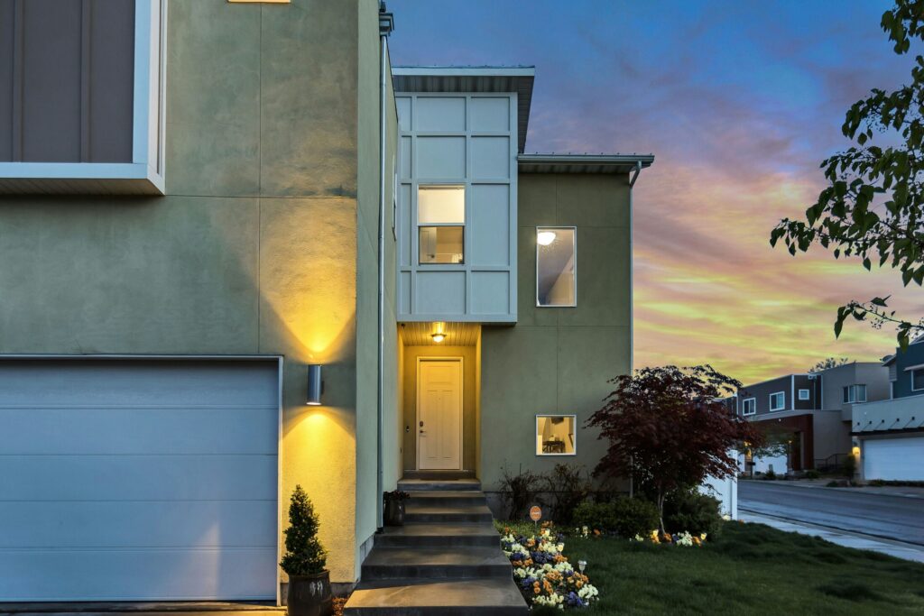 Featured image for the Luxury Homes for Sale in Cambridge, Dunwoody, GA Community Page